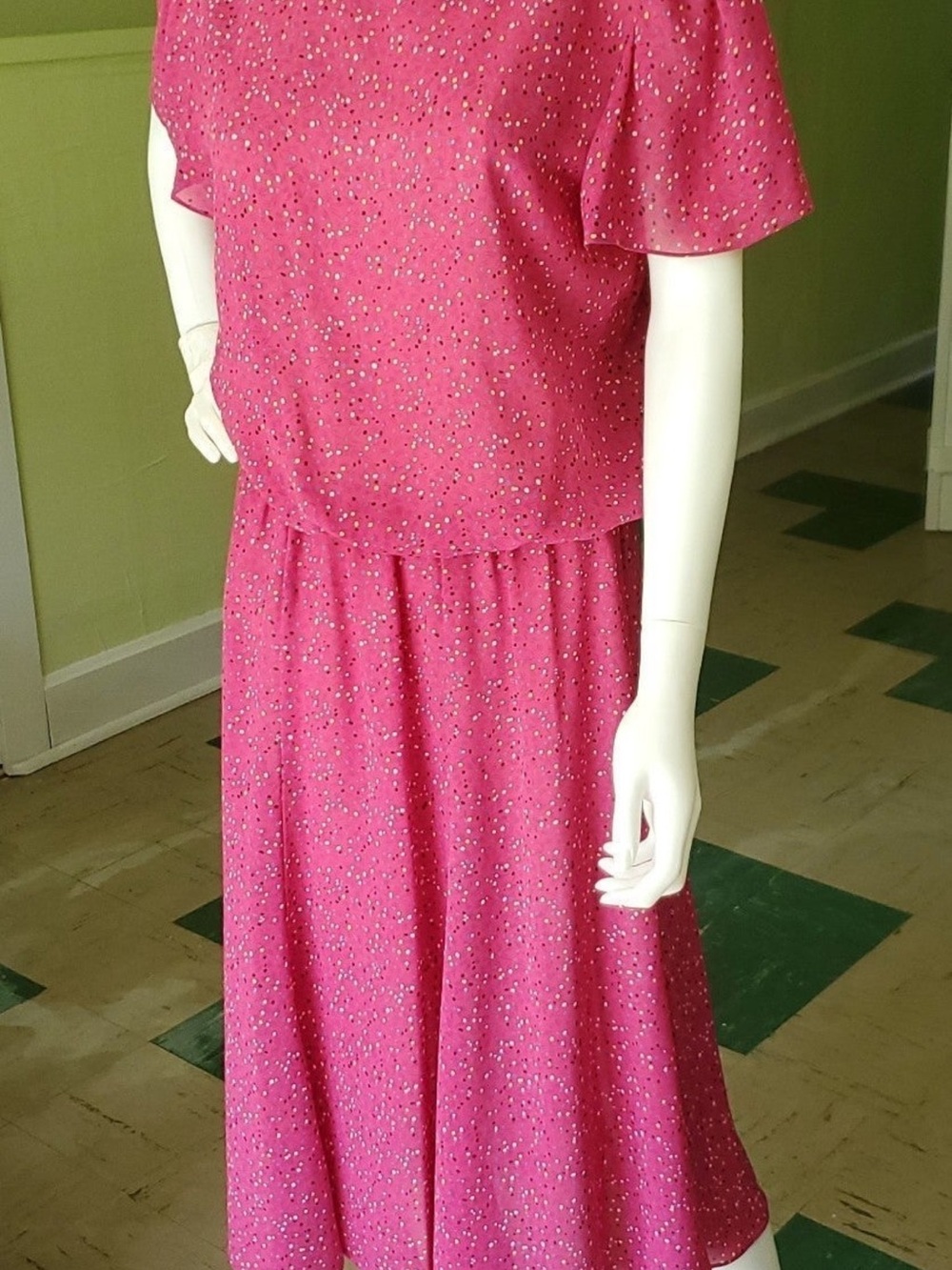 Vintage Pink Short-Sleeve Midi Party Dress
